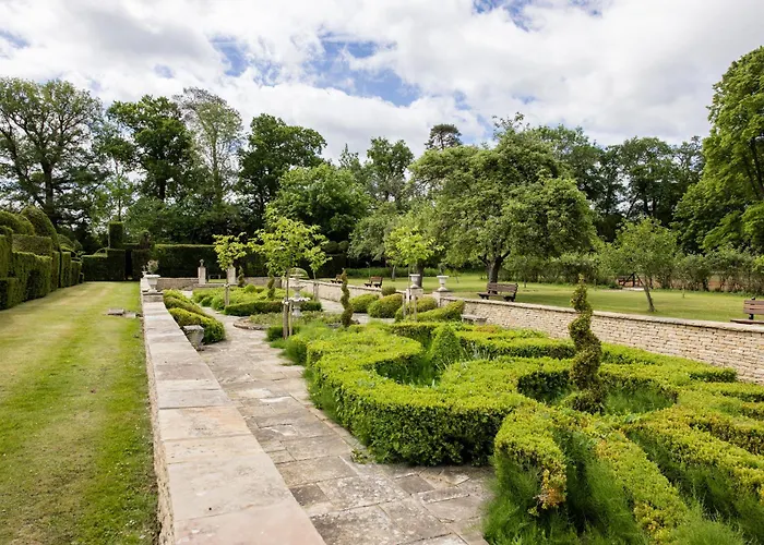 Weston Manor Hotel